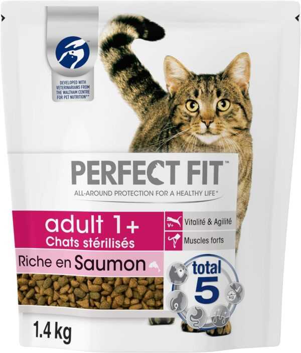 PERFECT FIT Kroketten für sterilisierte ausgewachsene Katzen, reich an Lachs - Packung mit 5 Beuteln à 1,4 kg - Komplettes und ausgewogenes Futter zur Erhaltung von Vitalität und Beweglichkeit